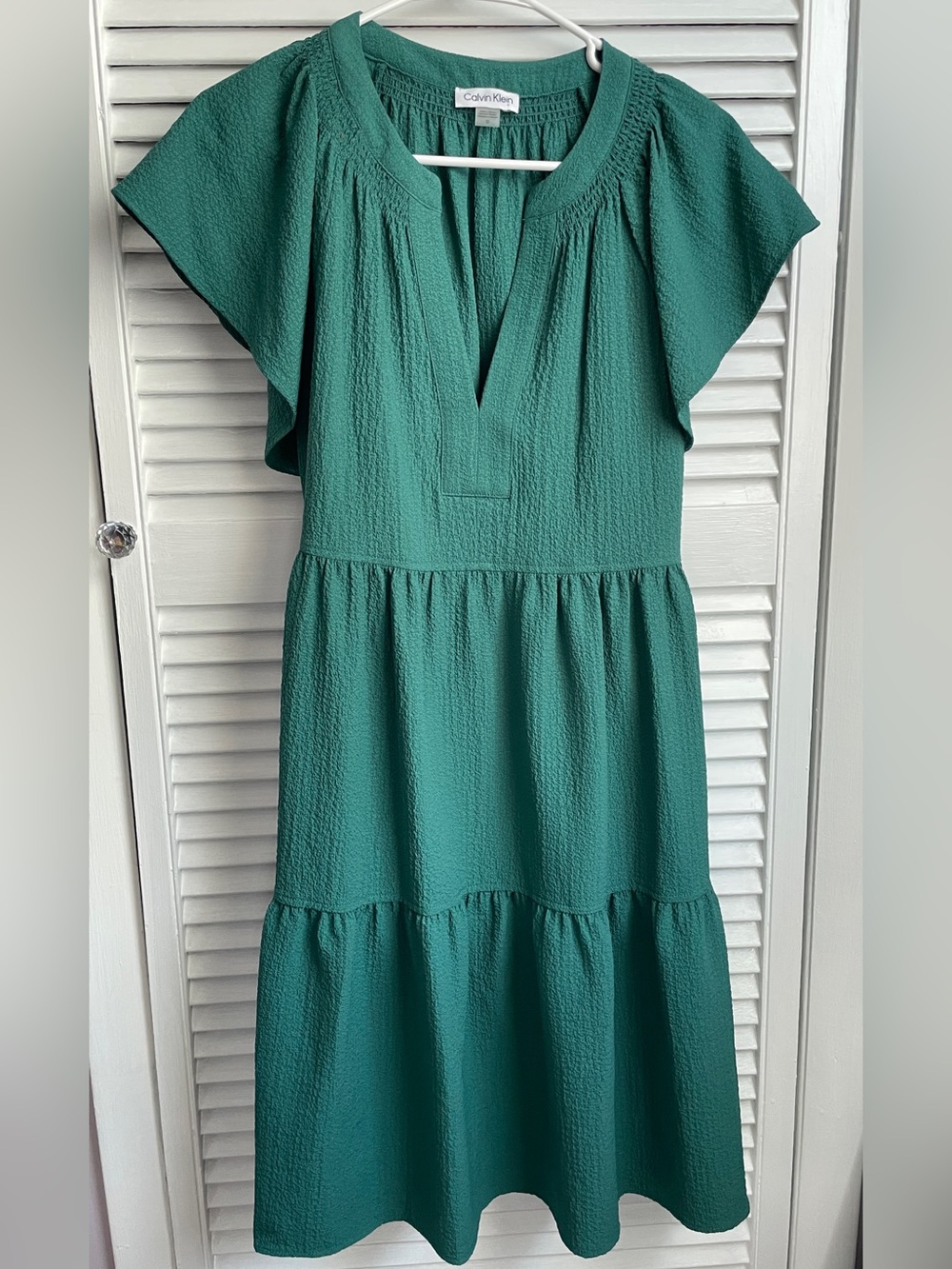 Calvin Klein Emerald Green Textured Tiered Midi v-Neck Dress